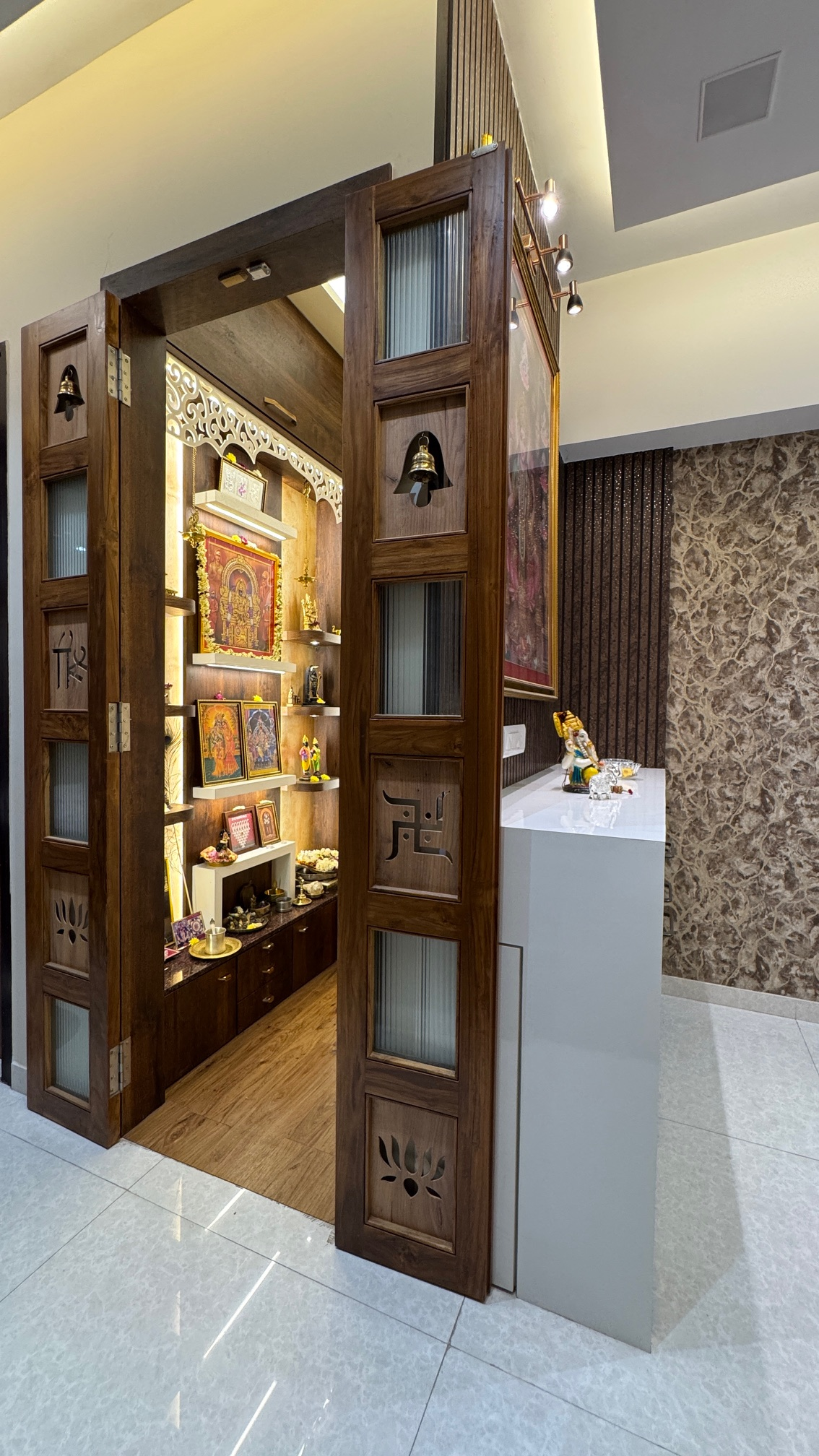 Retail storefront design